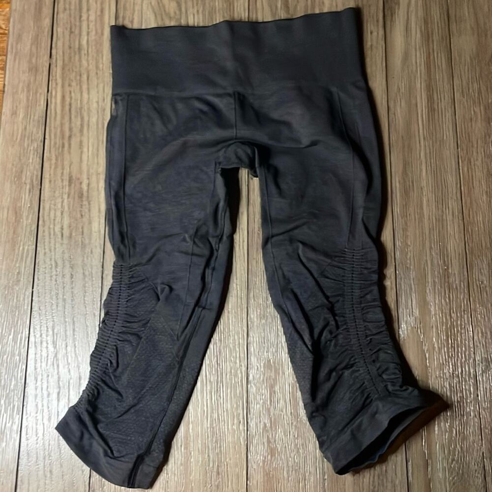 Lululemon Ebb to Street crop pant original charcoal gray size 4